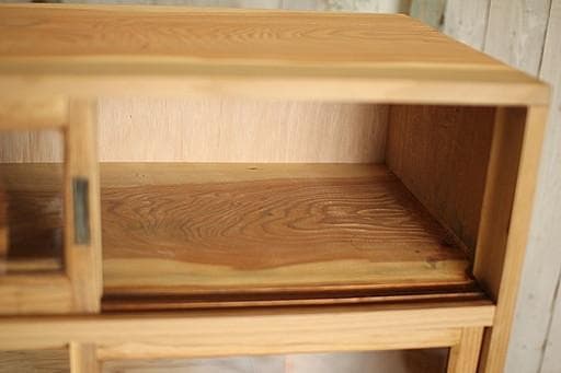 古い木枠のガラス戸棚　引き出し2杯