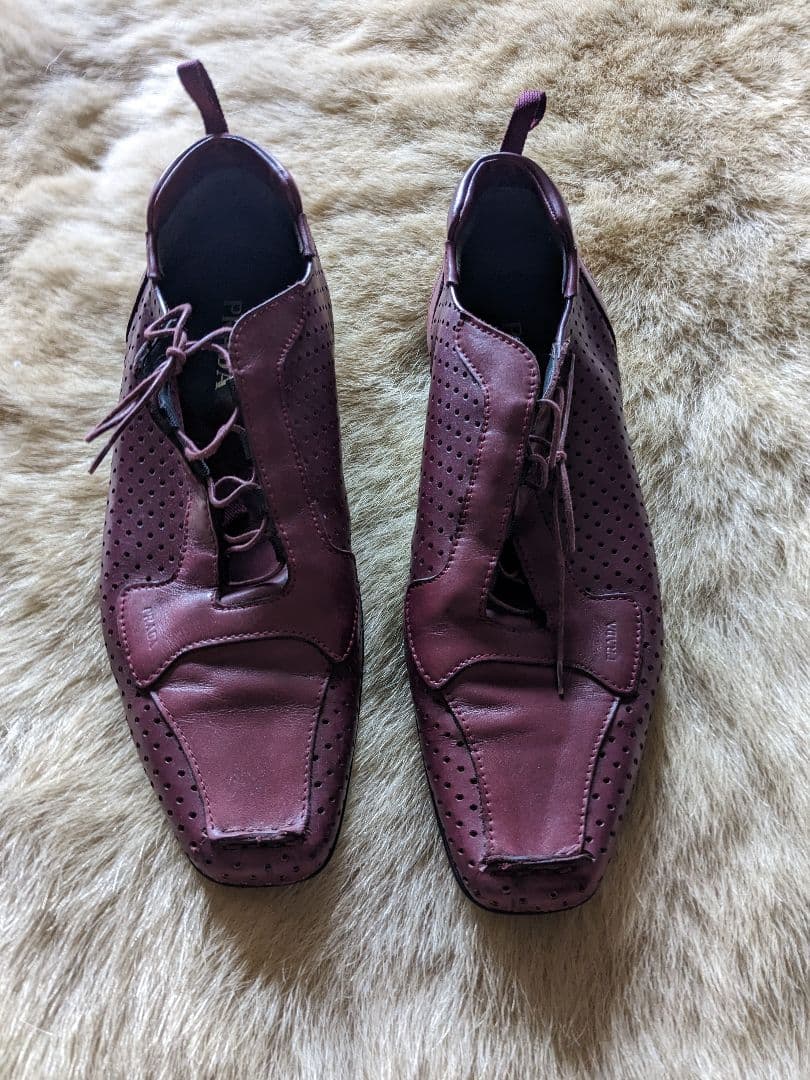 プラダ　ビジネスシューズ