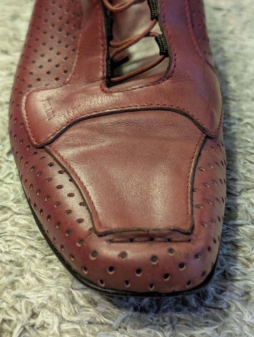 プラダ　ビジネスシューズ