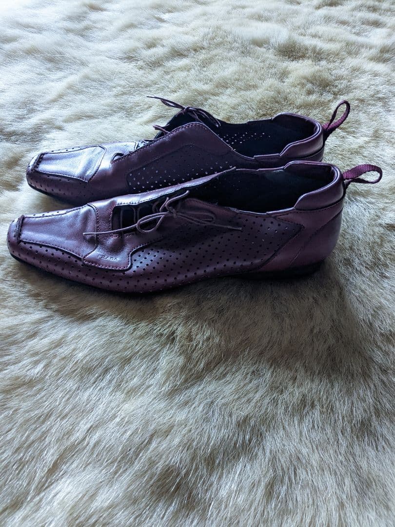 プラダ　ビジネスシューズ