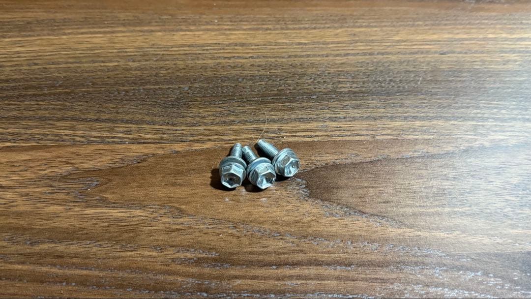 トヨタ車DA用純正DVDプレーヤー ・カローラ用パネル・固定用ボルトセット