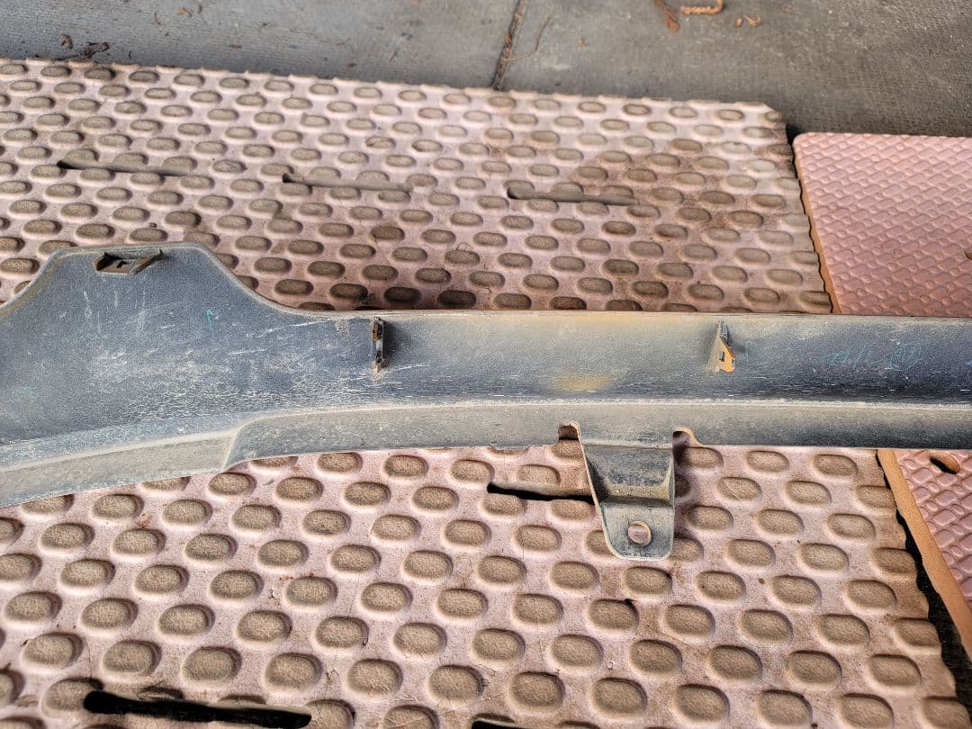 エッセ　235s　245s　純正　フロント　スポイラー　リップ