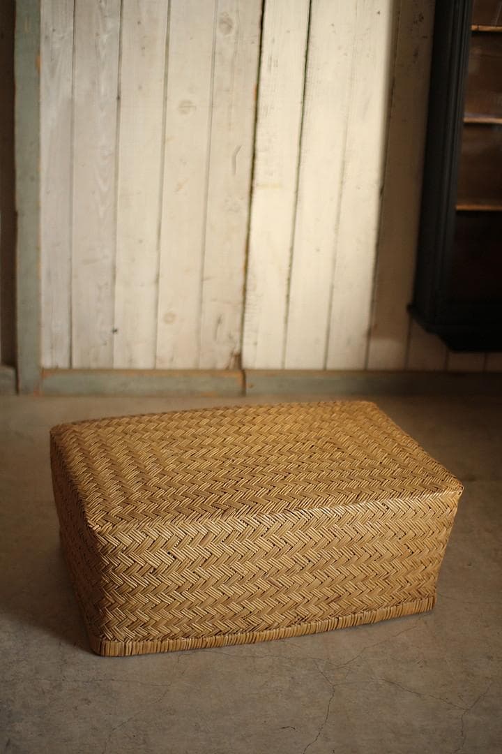 状態良く形の綺麗な古い竹編みの収納かご　行李　竹籠　篭　古道具