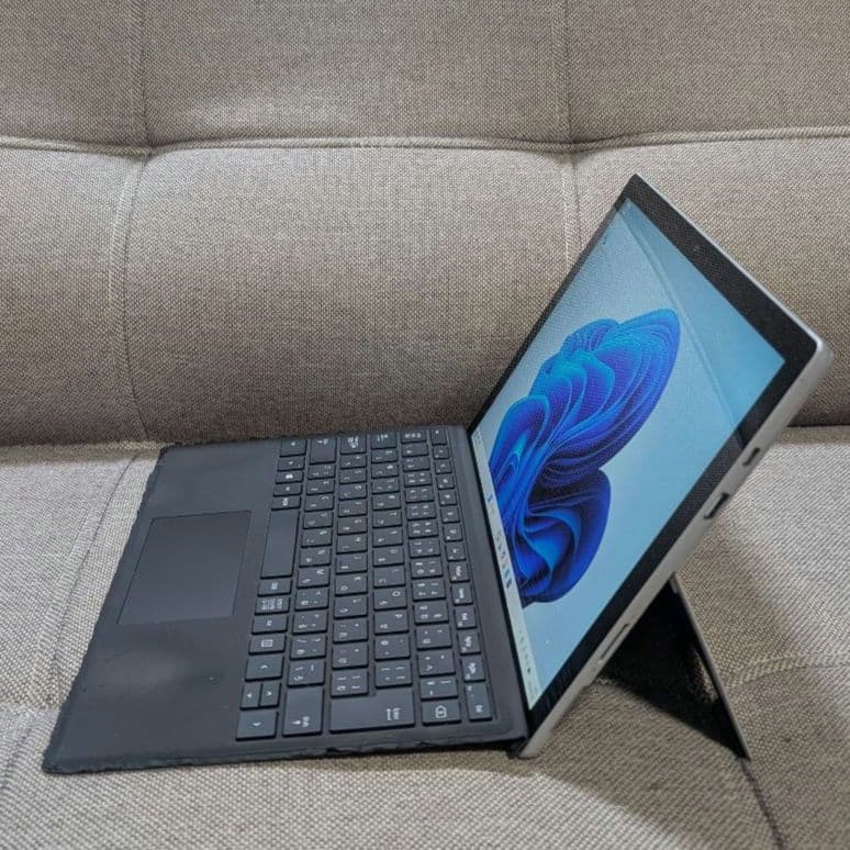 Surface Pro 7 i5 8GB 256GBタイプカバー付き 3