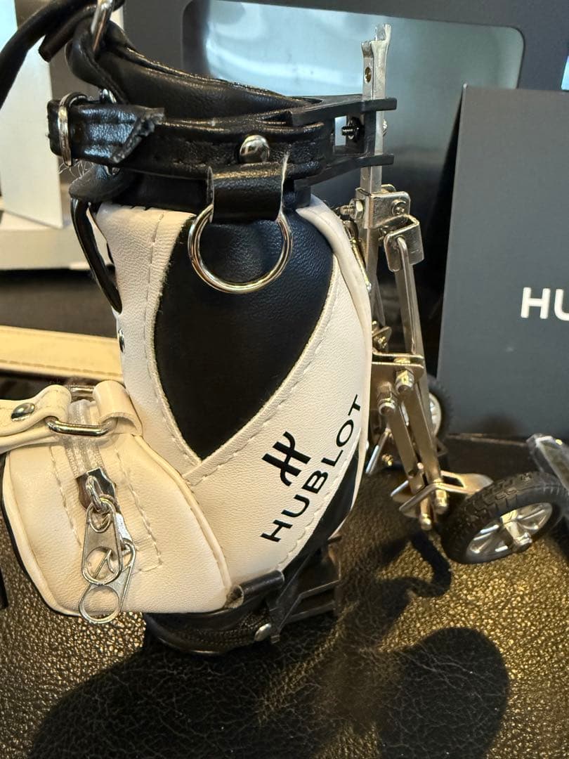 HUBLOTミニキャディバッグペンセット