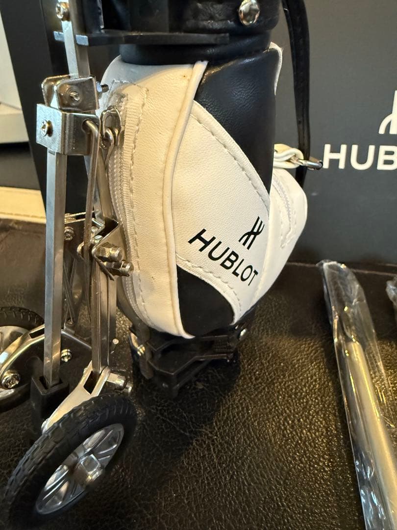 HUBLOTミニキャディバッグペンセット