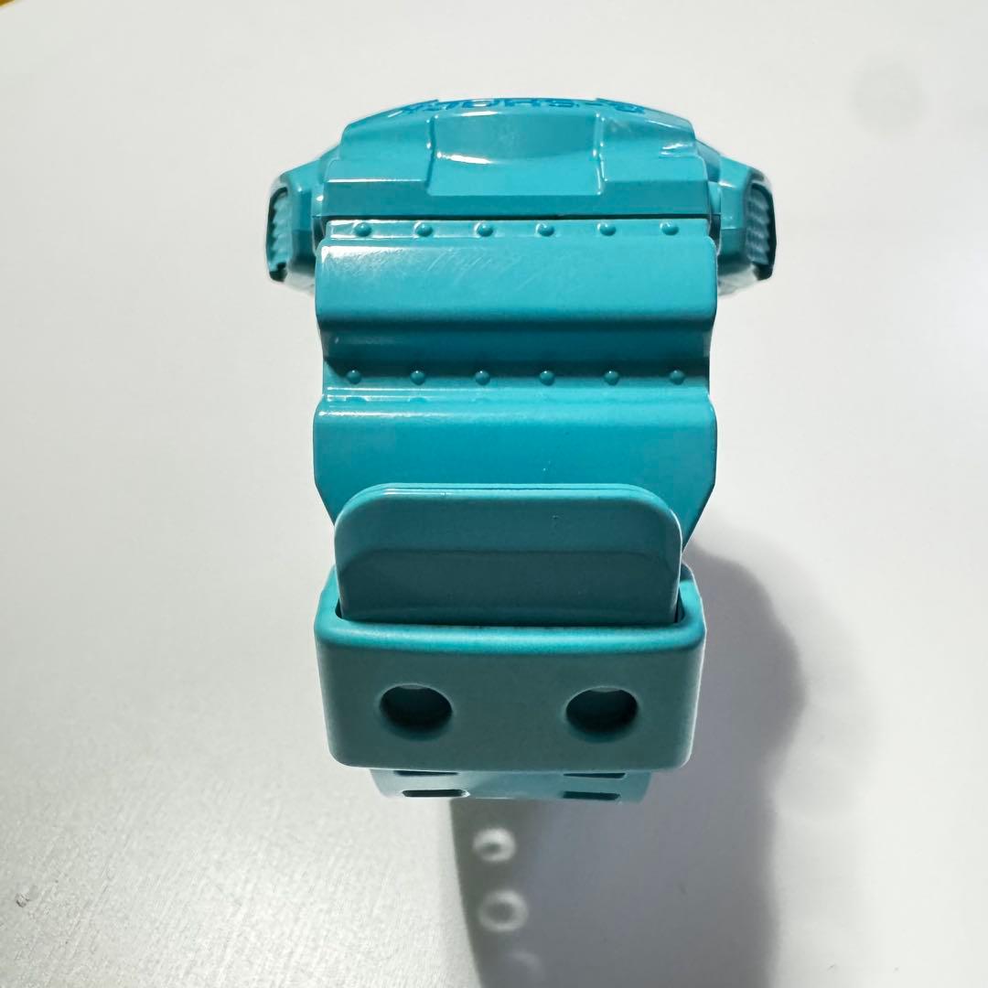 CASIO G-SHOCK 腕時計 GA-110B ハイパーカラー　水色