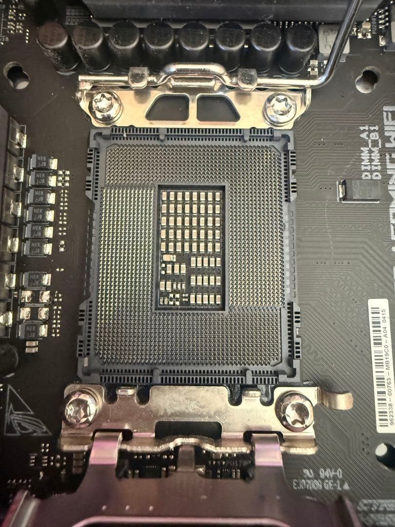 ASUS ROG STRIX B660-I GAMING WIFI マザーボード