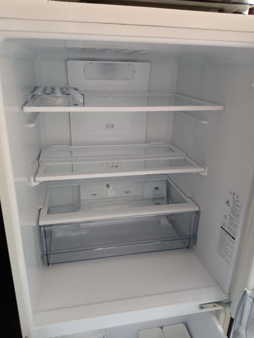 ひろ様三重県送料込【 美品AQUA 冷蔵庫 2019年式】