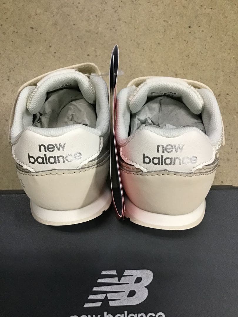 スニーカー momo