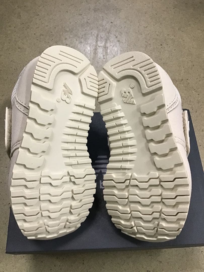 スニーカー momo