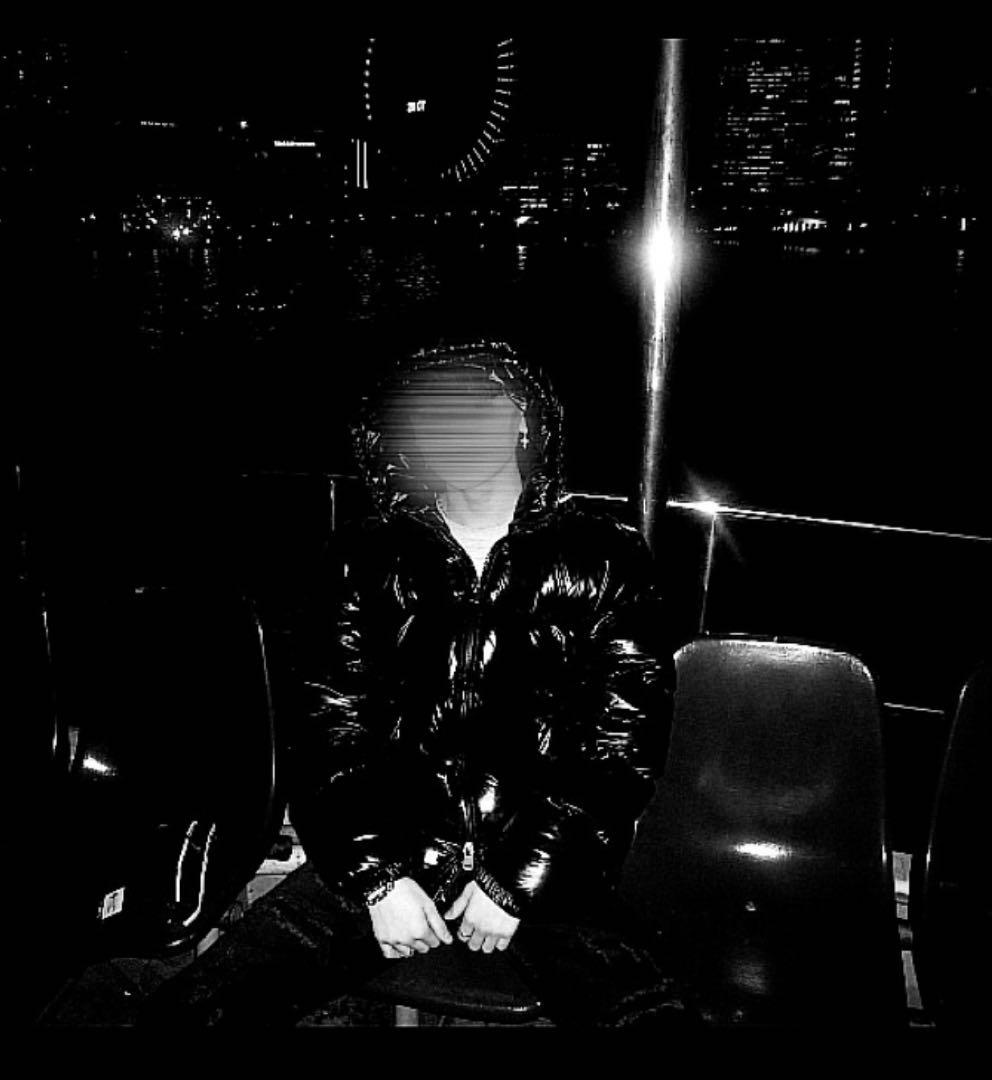 Zara 光沢ダウン テカテカダウン Mブラック　美品　moncler