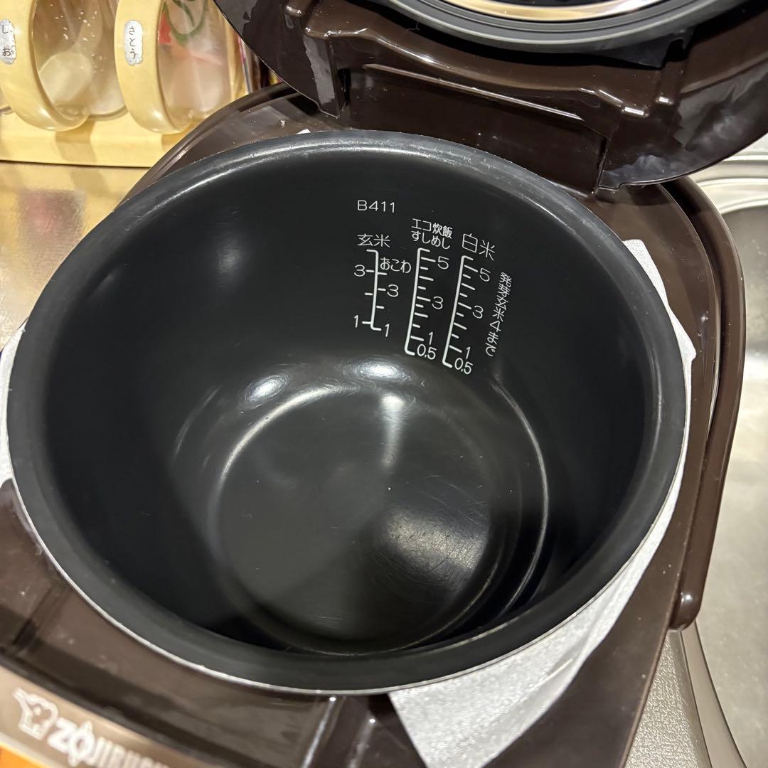 【値下げ中】象印 5.5合炊き 圧力IH炊飯器 2022年式