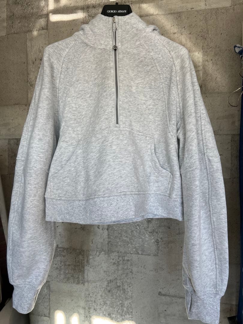 値下げ【美品】lululemon ルルレモン クロップドパーカー グレー