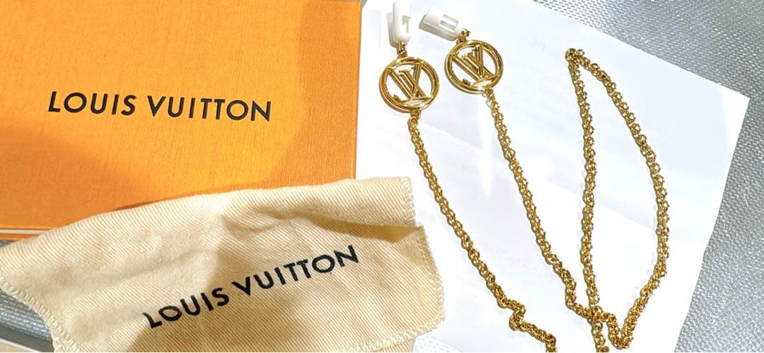 VUITTON イヤホン チェーン アクセサリー