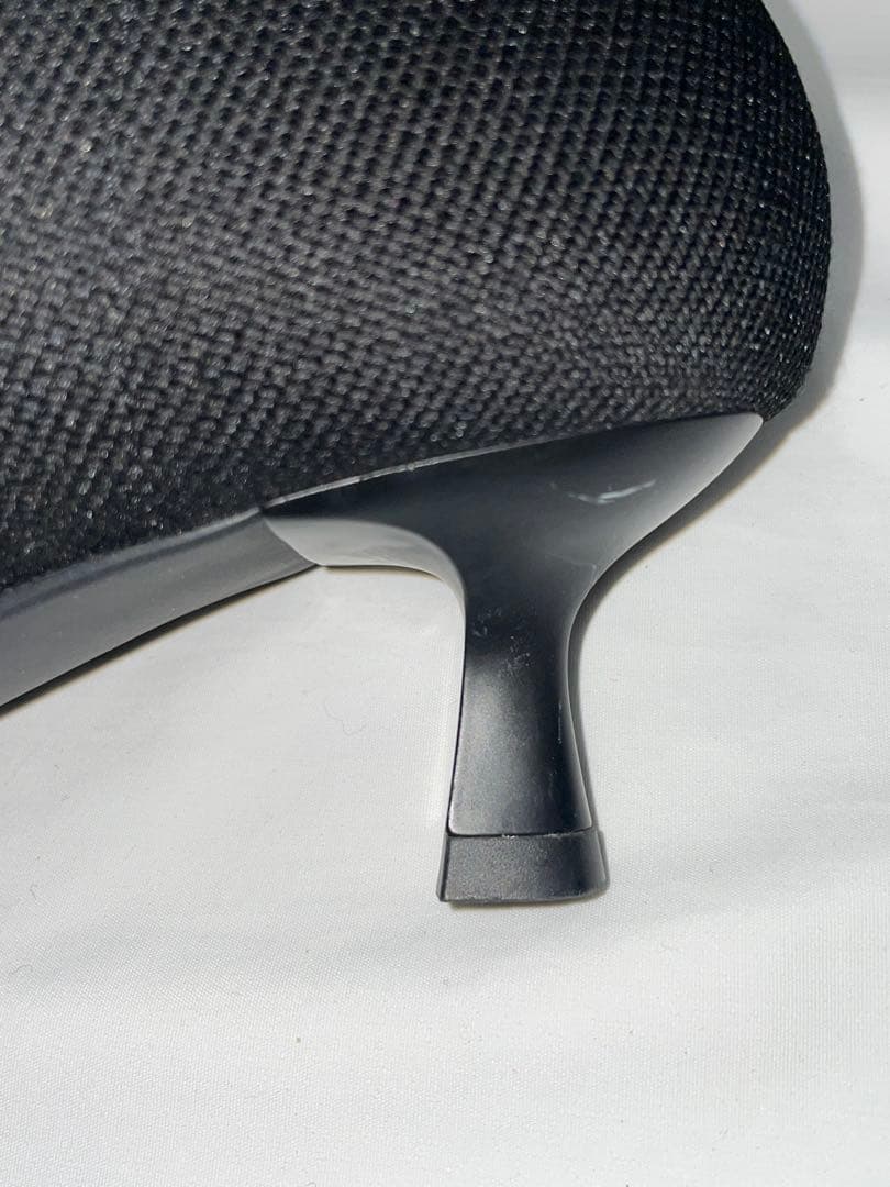 VIVAIA 36 ポインテッドトゥ Ｖカット パンプス