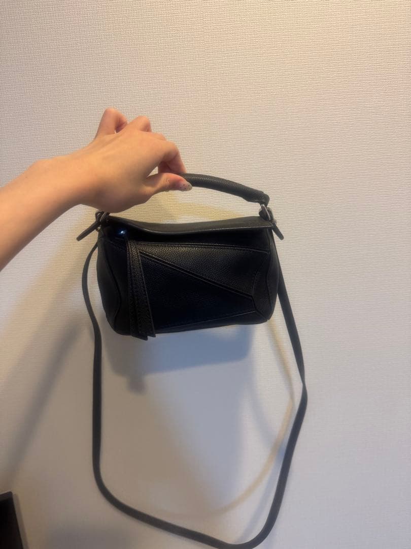 ロエベ ブラックレザーショルダーバッグ