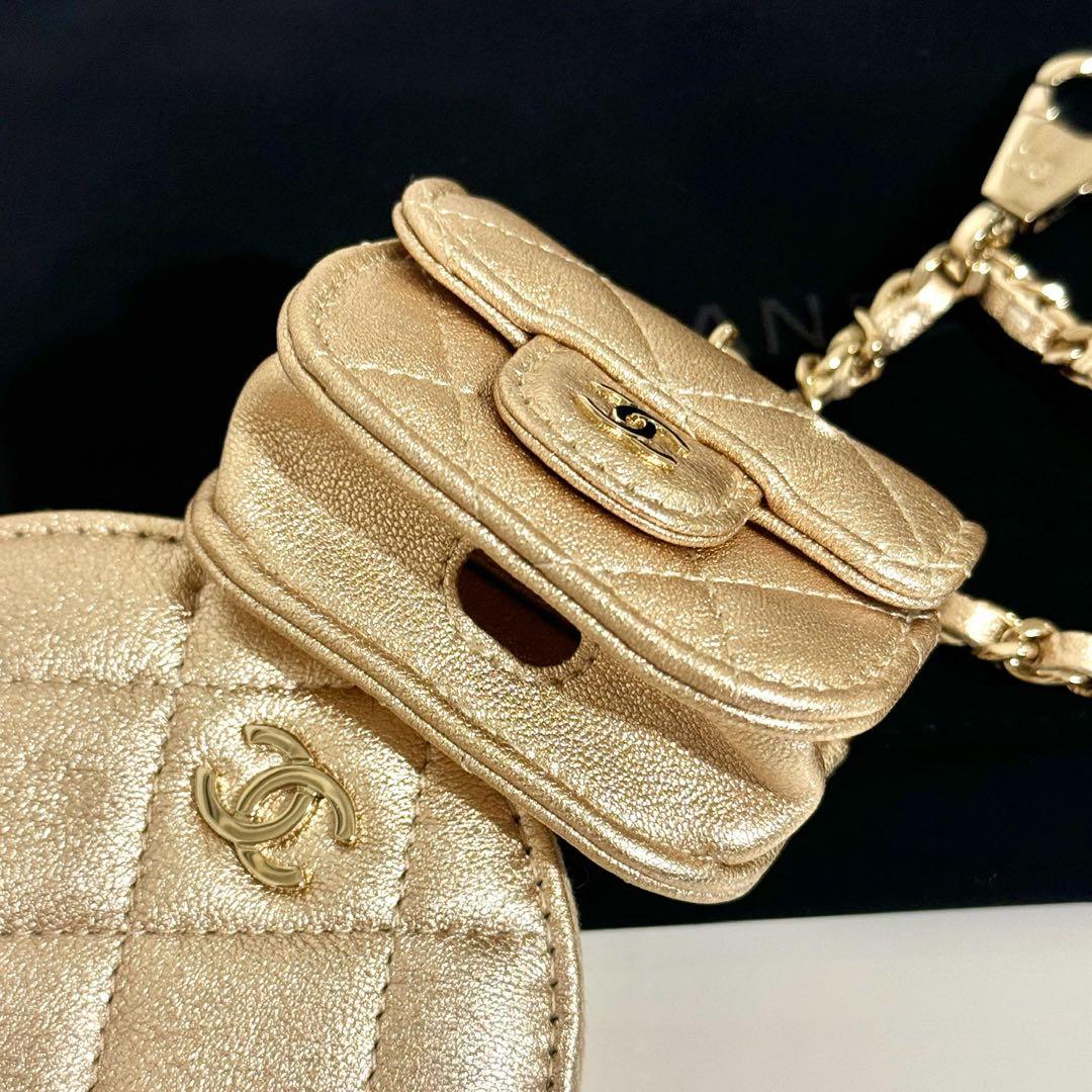 イヤーズギフト CHANEL ゴールド ケース AirPodsケース