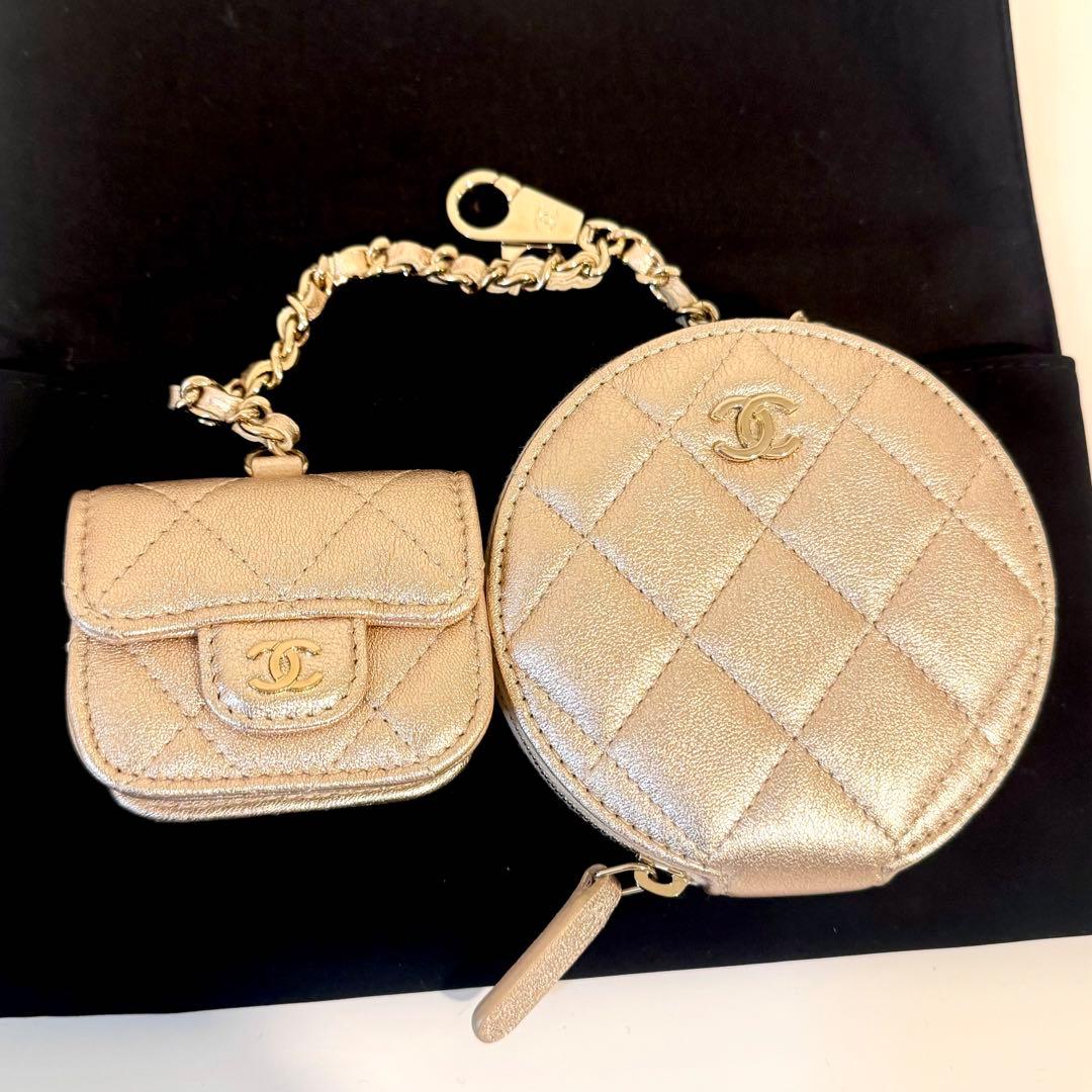 イヤーズギフト CHANEL ゴールド ケース AirPodsケース