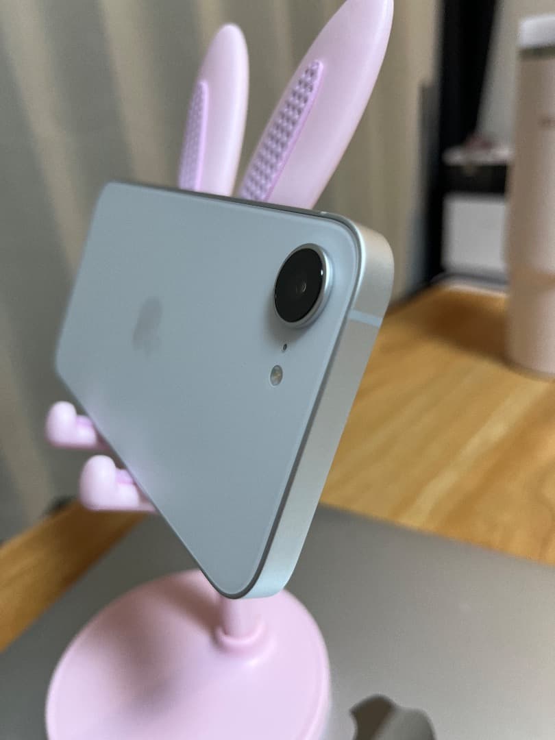 新品に近い 美品 iPhone 16e ホワイト 128GB バッテリー100%