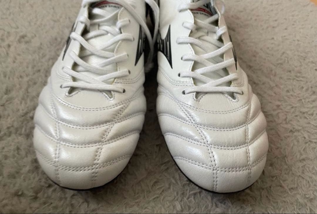 サッカースパイク　ミズノ　モレリアネオ4