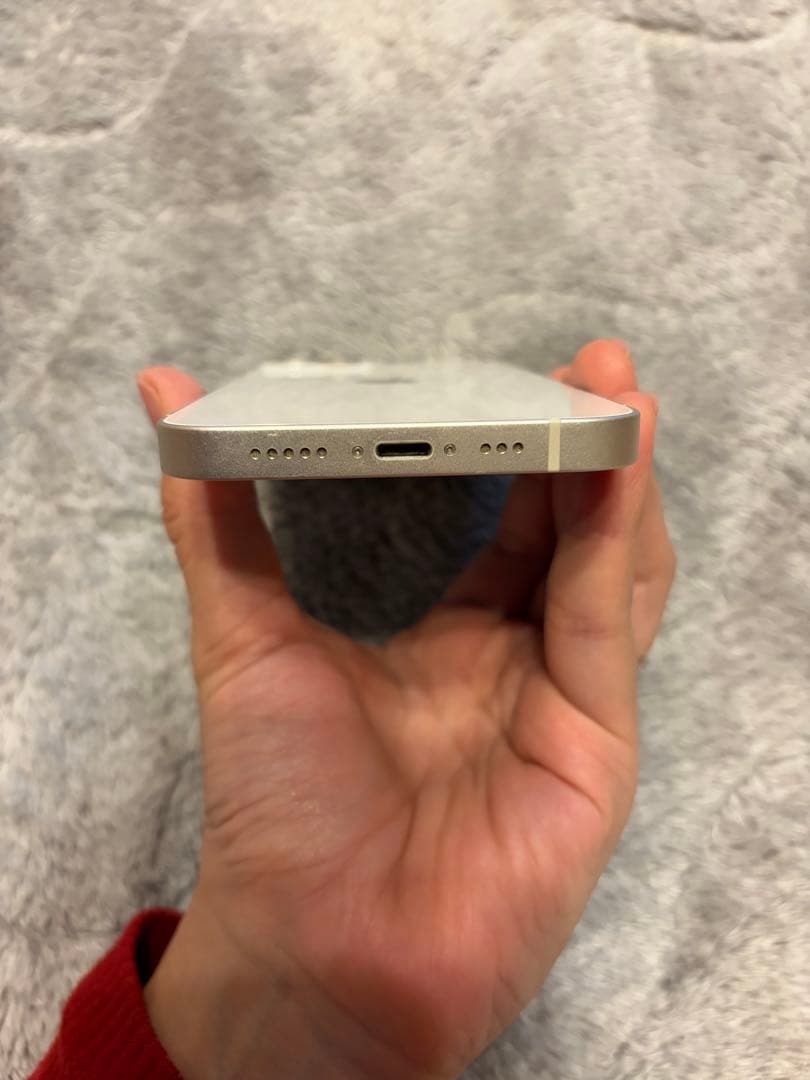 iPhone 13 128GB SIMフリー スターライト　ホワイト　白