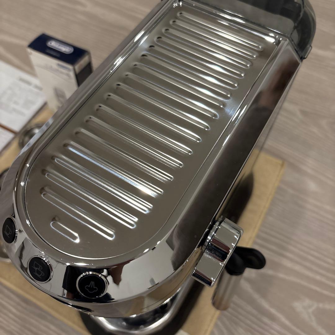 デロンギデディカEC680