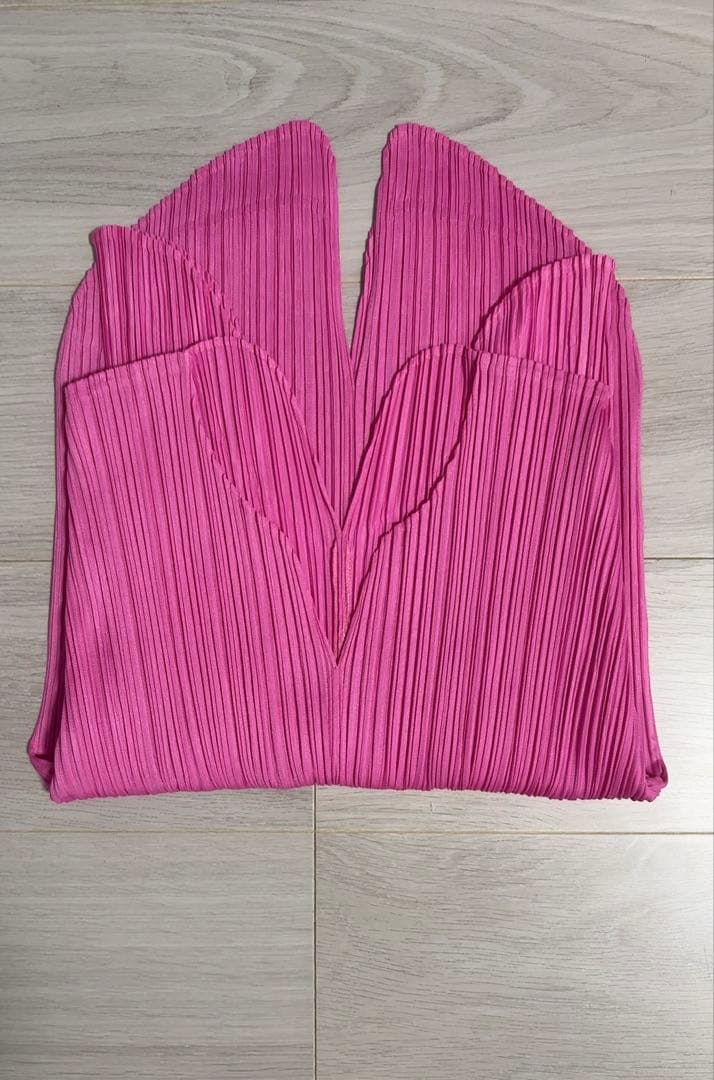 プリーズプリーズのトップス綺麗なピンク色