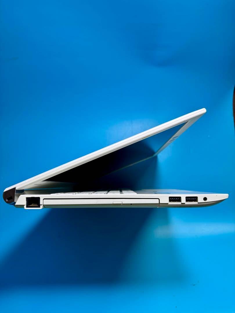 東芝 dynabook AZ65/GW i7-8550U SSD 2TB 32G