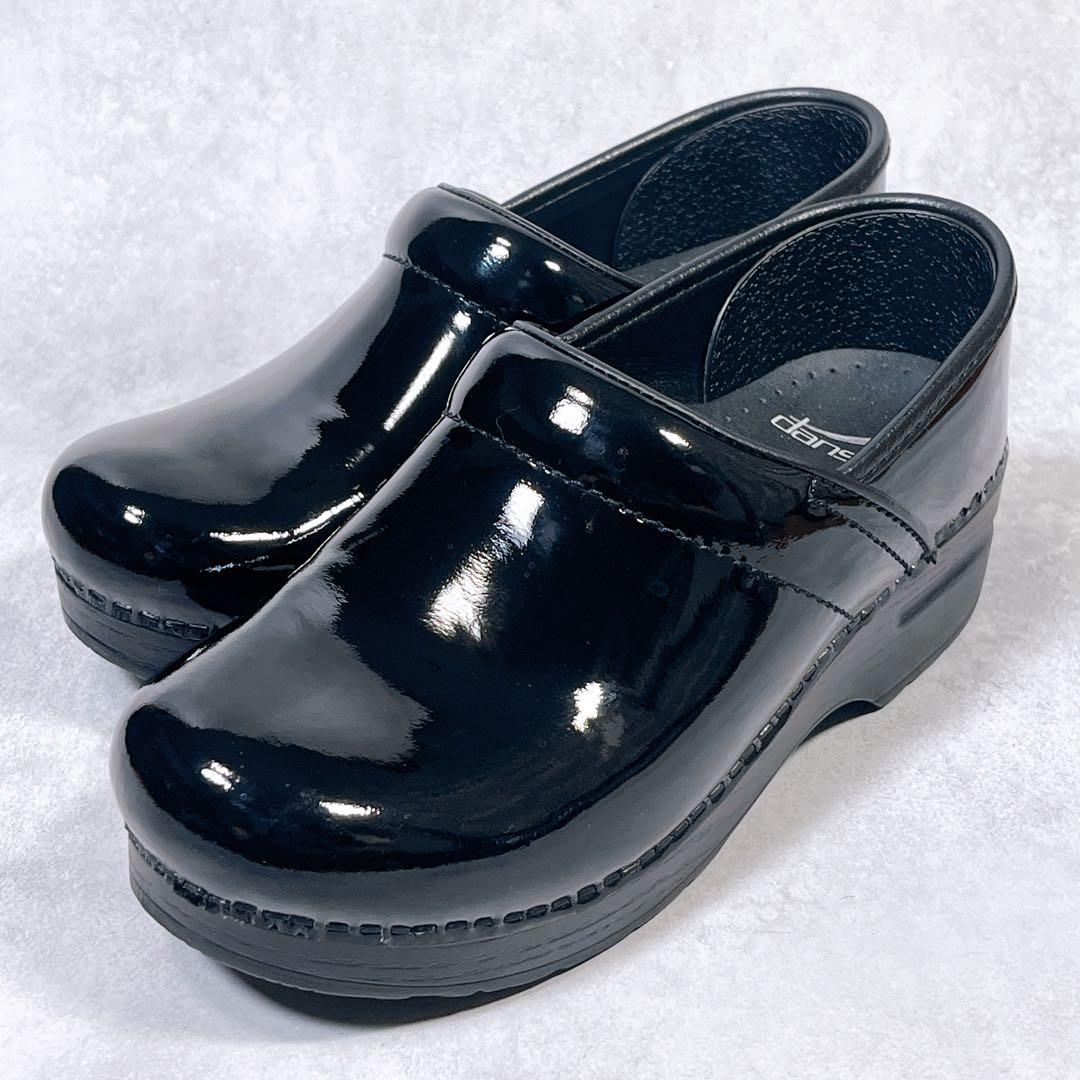 美品【ダンスコ】サボサンダル (36) プロフェッショナル　パテント　厚底　黒