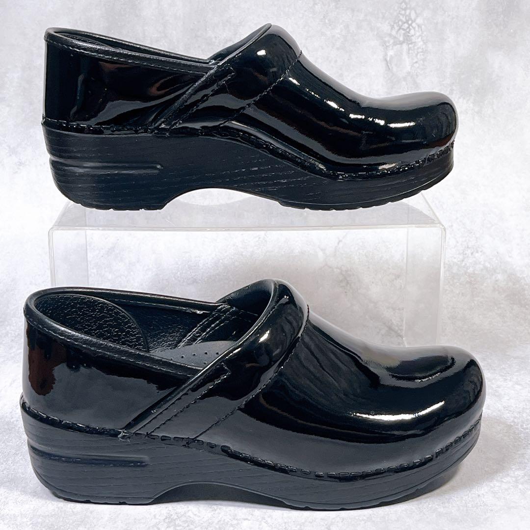 美品【ダンスコ】サボサンダル (36) プロフェッショナル　パテント　厚底　黒