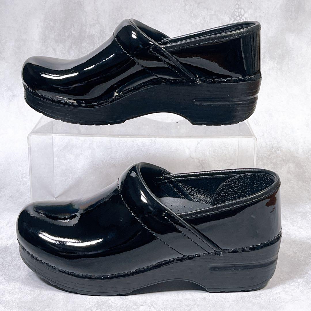 美品【ダンスコ】サボサンダル (36) プロフェッショナル　パテント　厚底　黒