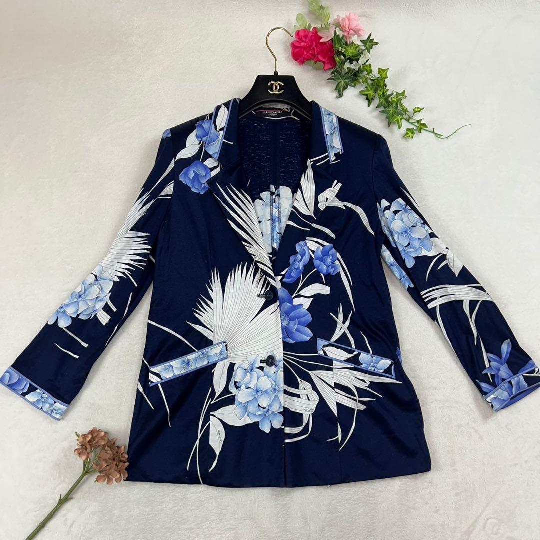 K668 L レオナール 花柄 ロゴボタン テーラードジャケット レディース