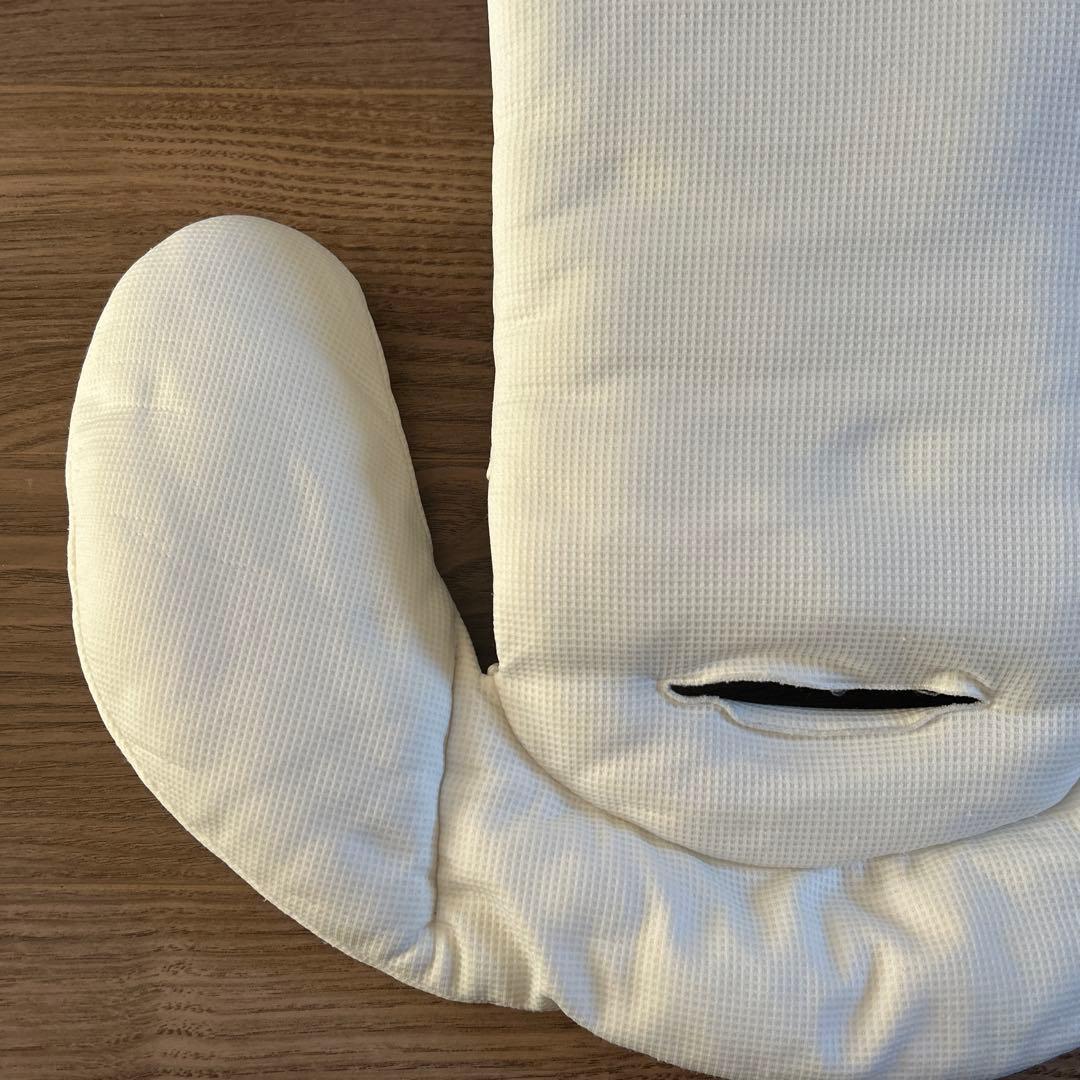 combi コンビ　クルムーヴスマート　新生児クッション　JJ-650 Ltd