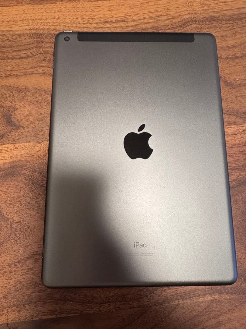 【美品】Apple iPad 第8世代 スペースグレイ本体 箱・充電器付