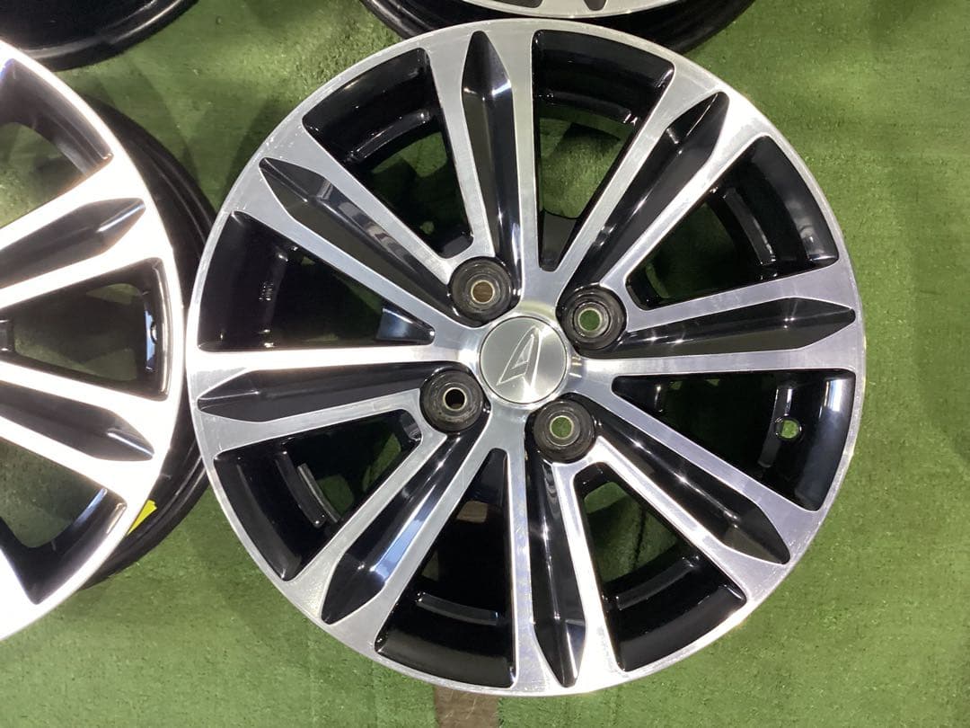 Y267[送料無料] ダイハツ　タント　サイズ　15X4.5J