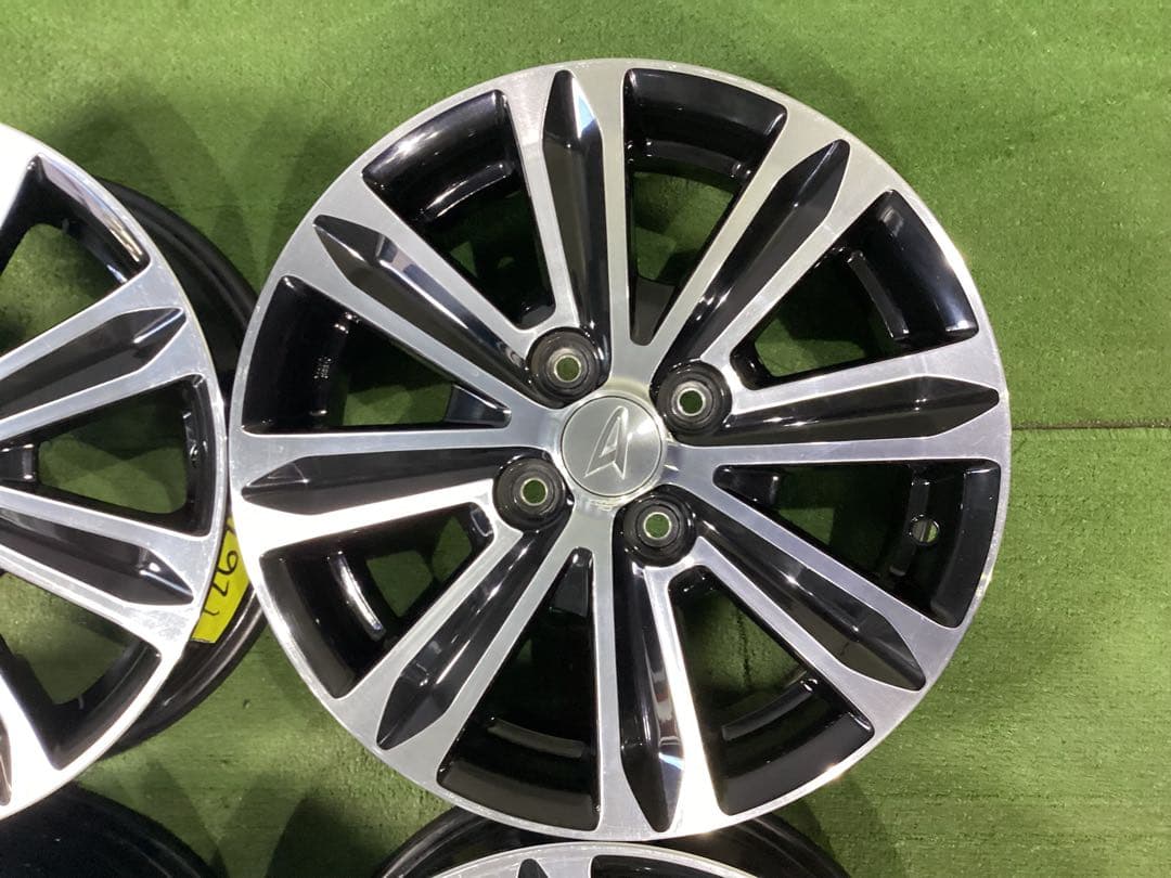 Y267[送料無料] ダイハツ　タント　サイズ　15X4.5J