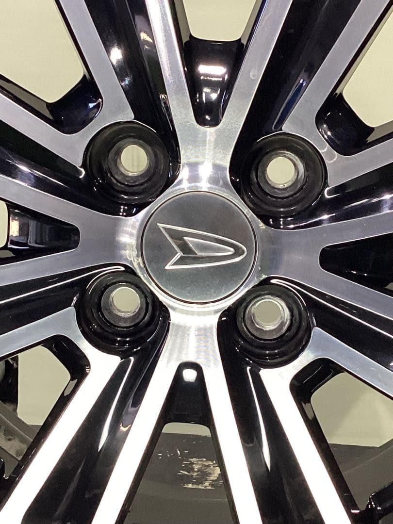 Y267[送料無料] ダイハツ　タント　サイズ　15X4.5J