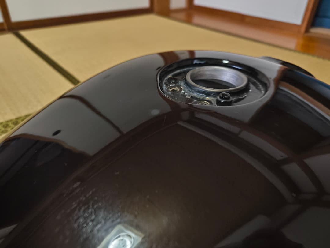 w650 純正タンク　Kawasaki タンク 黒　ベージュ