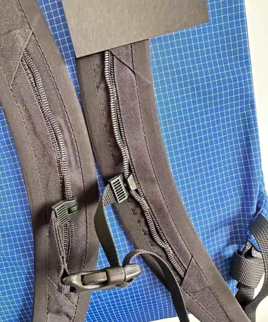 未使用ARC'TERYX Konseal15バッグパック青い格子