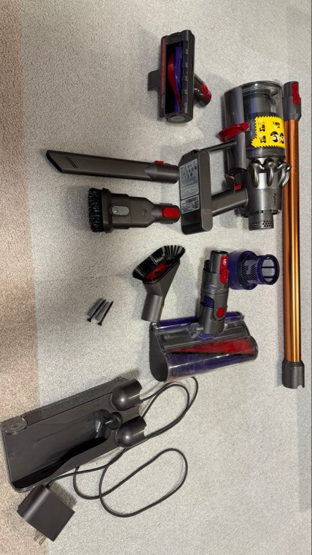 ダイソン Dyson V10 Fluffy コードレス サイクロン SV12