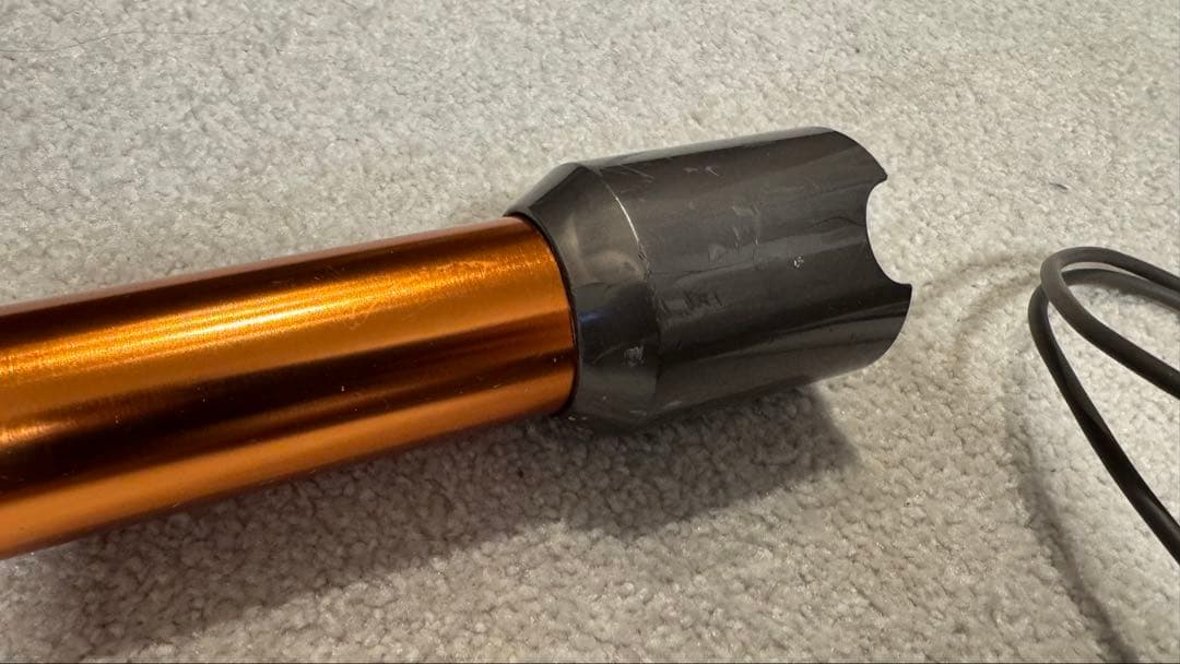 ダイソン Dyson V10 Fluffy コードレス サイクロン SV12