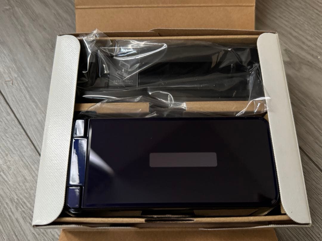 携帯電話本体 AQUOS SH01J