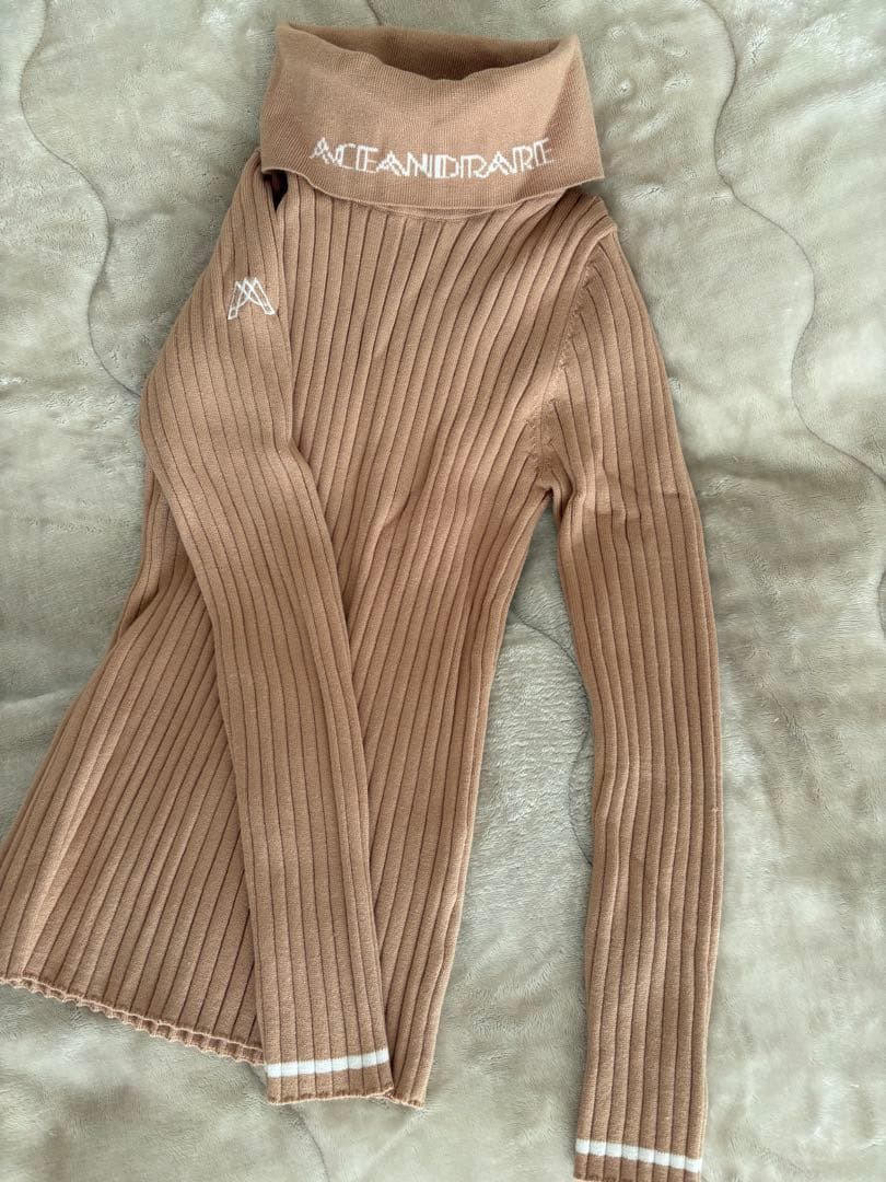 タグ無♡新品♡完売品♡aceandrare♡ベージュタートルニット♡