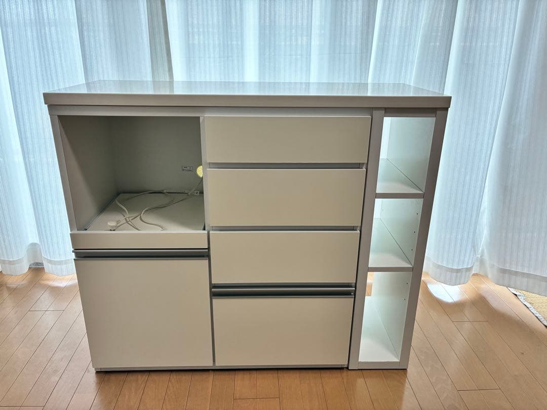 ニトリ 伸縮できるカウンターキッチンボード 伸縮幅 105-160cm