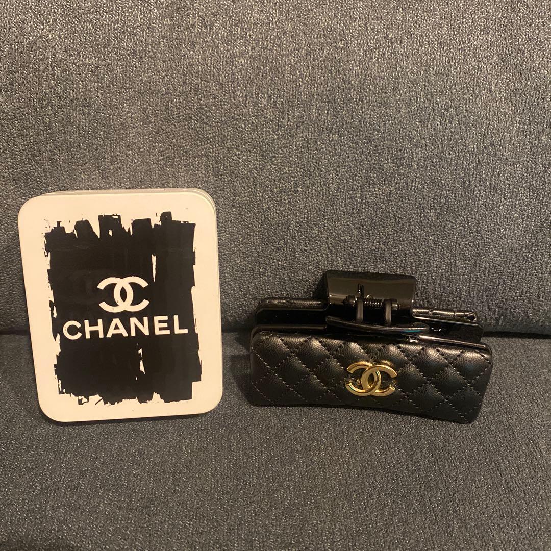 CHANEL ブラック キルティング ヘアクリップ✖️カンカンケース
