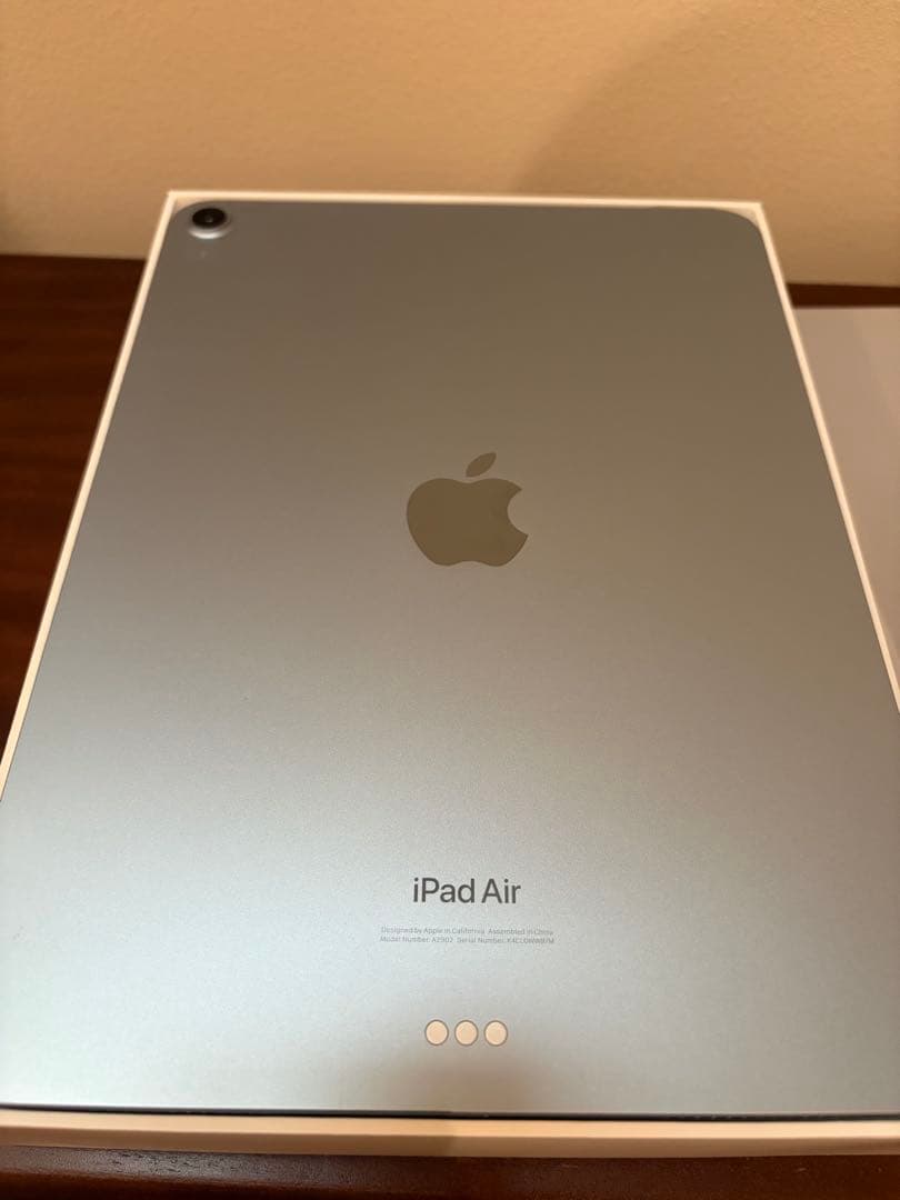 Apple iPad Air 本体　128GB 11インチ