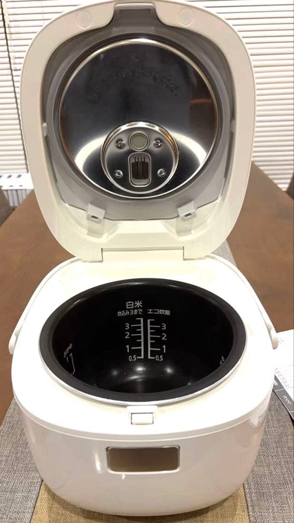 ⭐︎2023年製 Panasonic IHジャー炊飯器 3.5合 SR-KT060