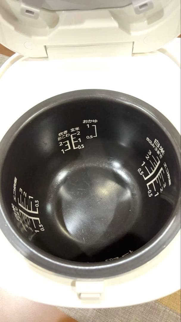 ⭐︎2023年製 Panasonic IHジャー炊飯器 3.5合 SR-KT060