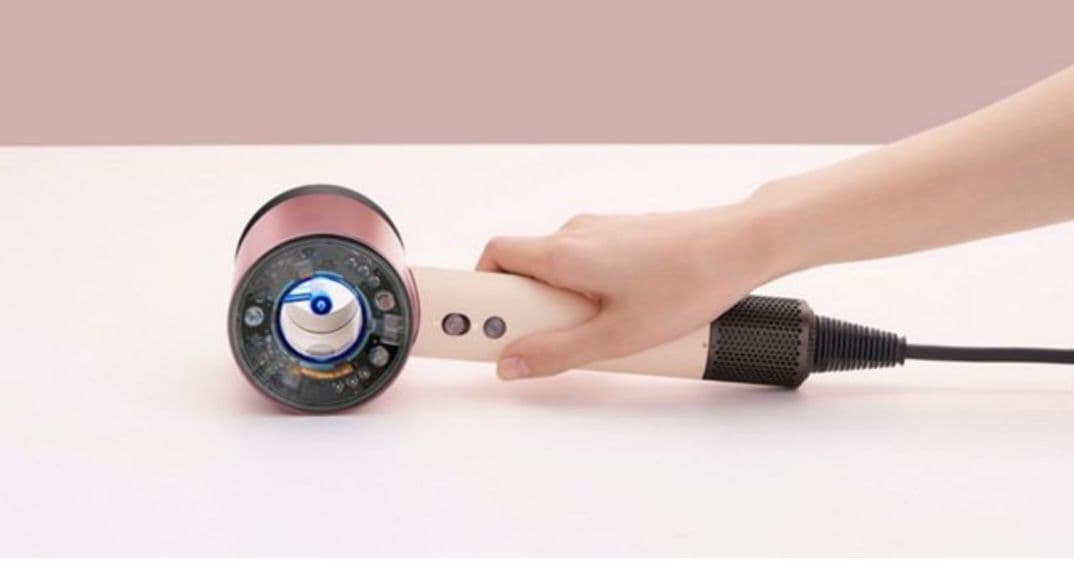 dyson　ダイソン　ピンク ヘアドライヤー 温度調整機能付き